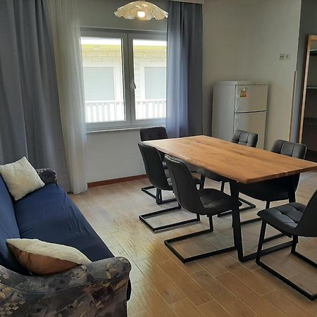 Apartments Tina Omiš Rom bilde