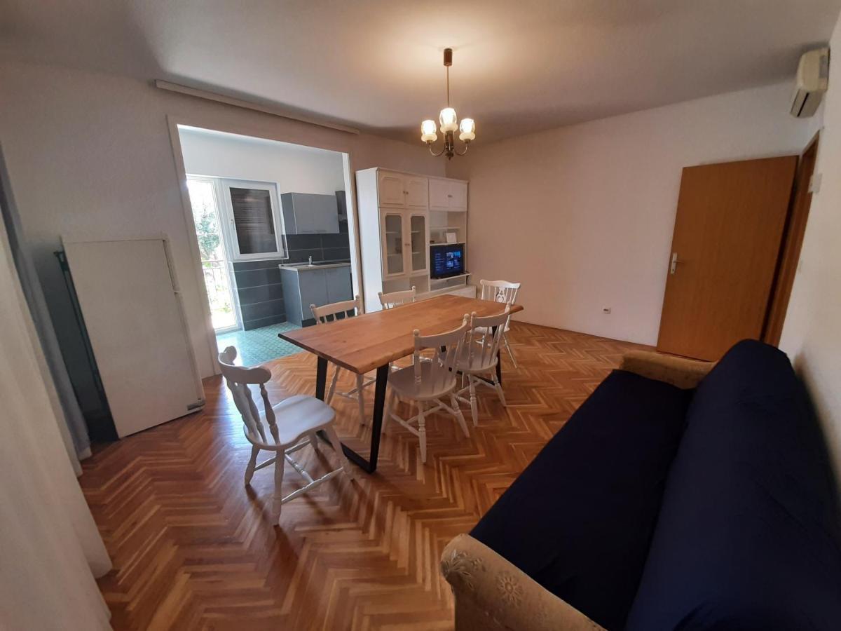 Apartments Tina Omiš Eksteriør bilde
